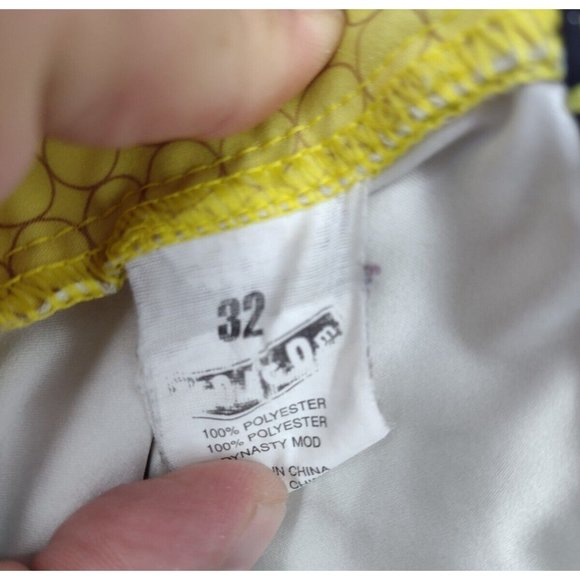 Volcom Bumble Bee Honeycomb Geometric Yellow Surf Skate Board Shorts Mens 32 - Picture 6 of 8